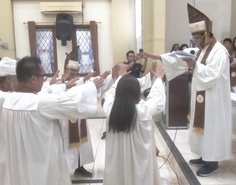 Manortor Sambut Kehadiran Tuhan ke Tengah Jemaat GKP Jabar Bahtera Hayat
