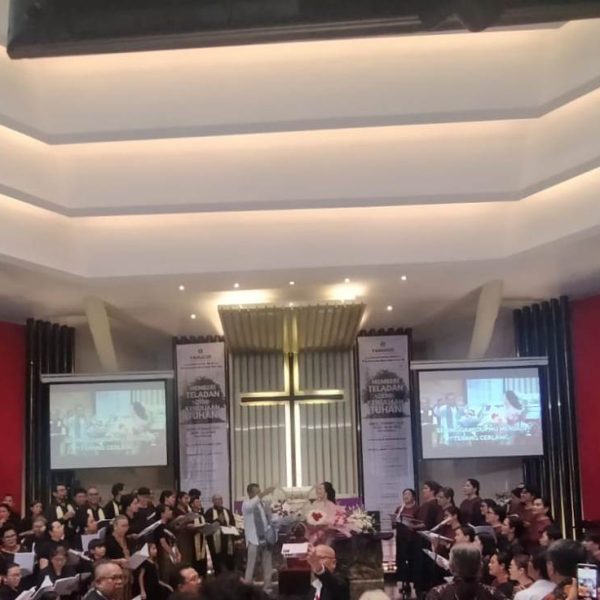 YAMUGER Luncurkan Buku Karya Selma Simbolon dan Arnoldus Apituley